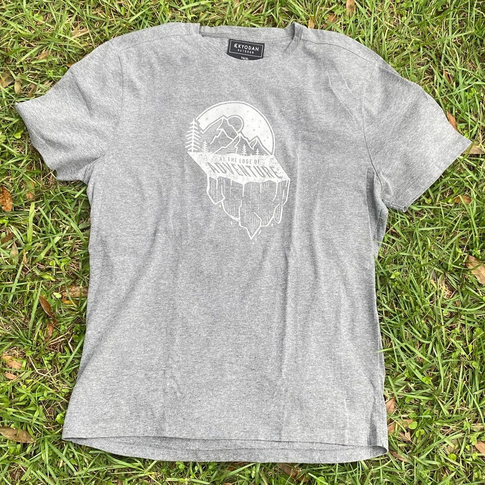 Kyodan Grey Short Sleeve Graphic Tee with White Mountain Print